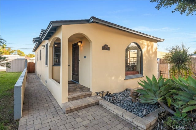 3430 Lewis Avenue, Long Beach