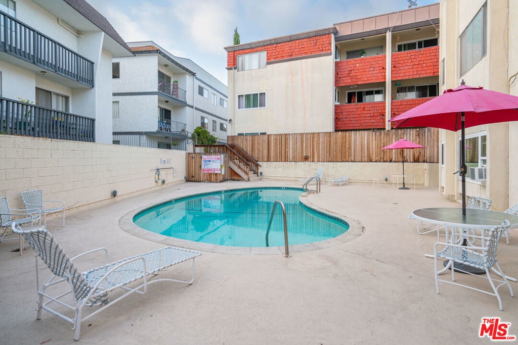 5651 Sumner Way 206, Culver City