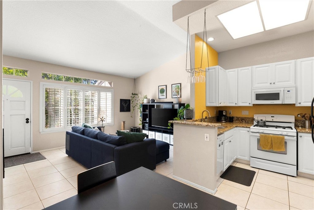 Photo of Listing #PW25265179