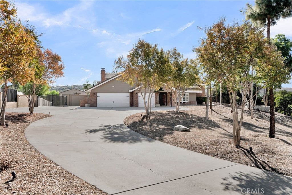 Photo of Listing #IV25270291