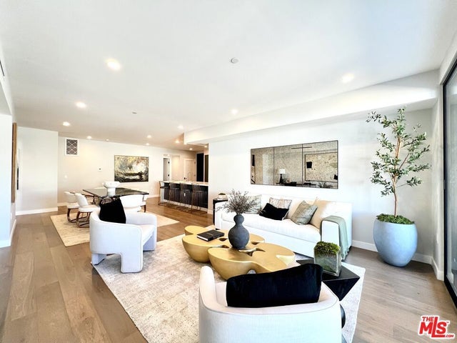 1017 N Croft Avenue # 302, Los Angeles
