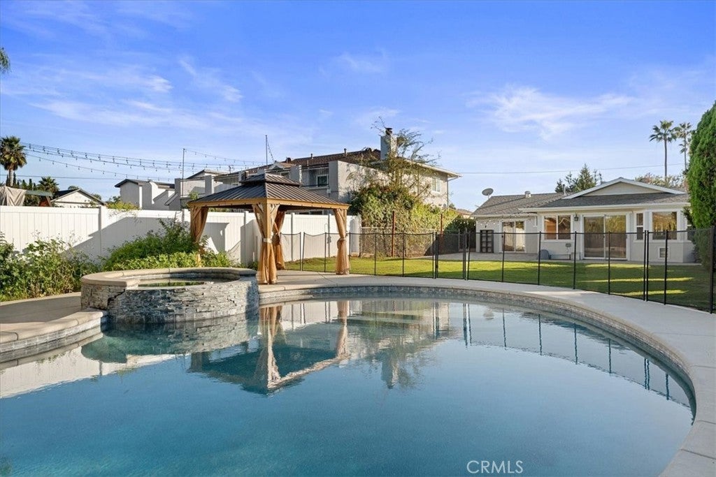 Photo of Listing #OC25267395