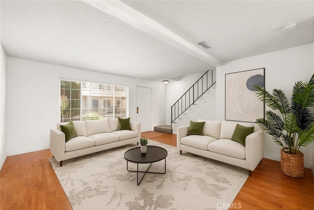 Photo of Listing #SW25270401