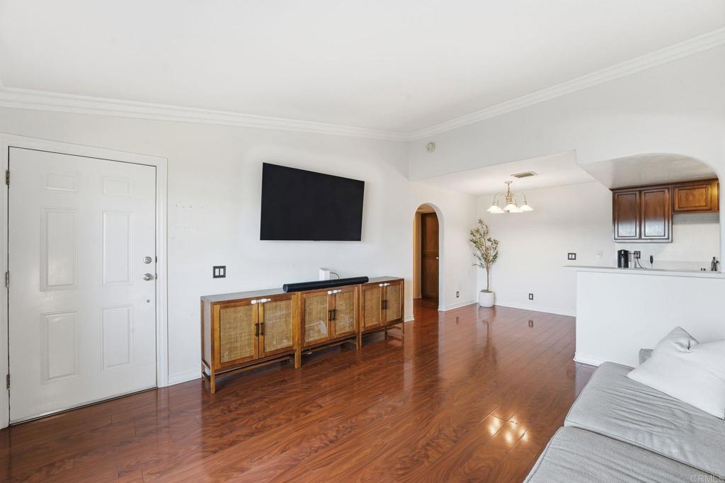 Photo of Listing #PTP2508978