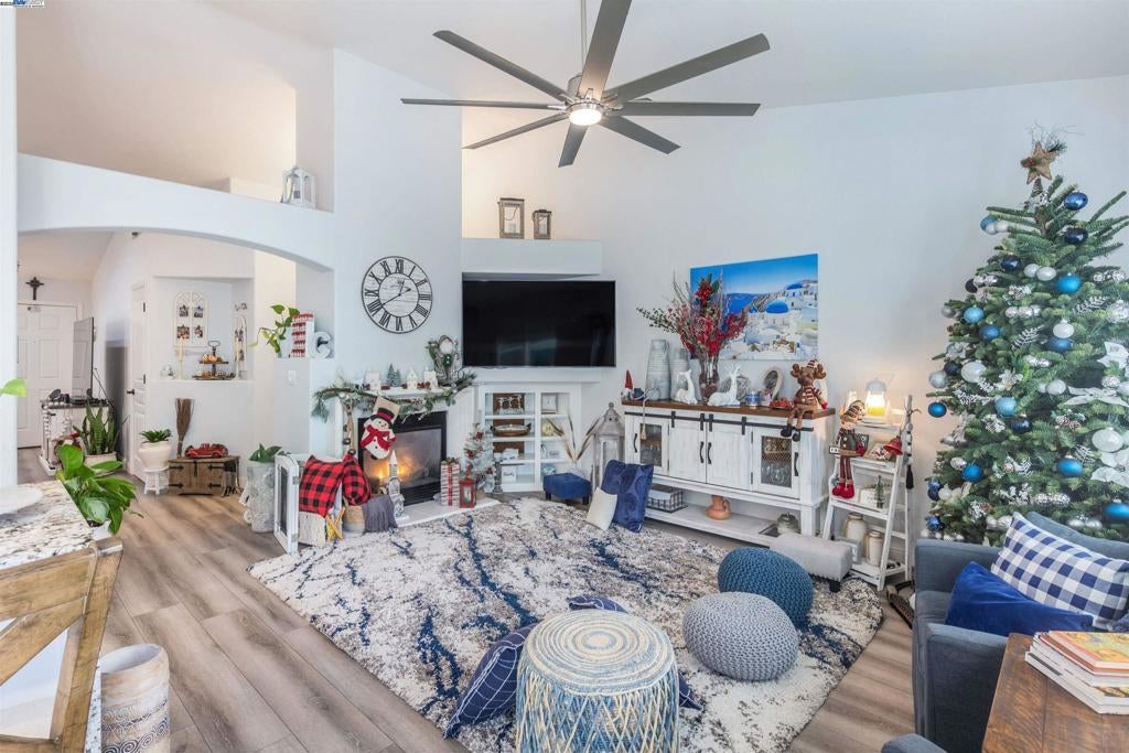 Photo of Listing #41118750