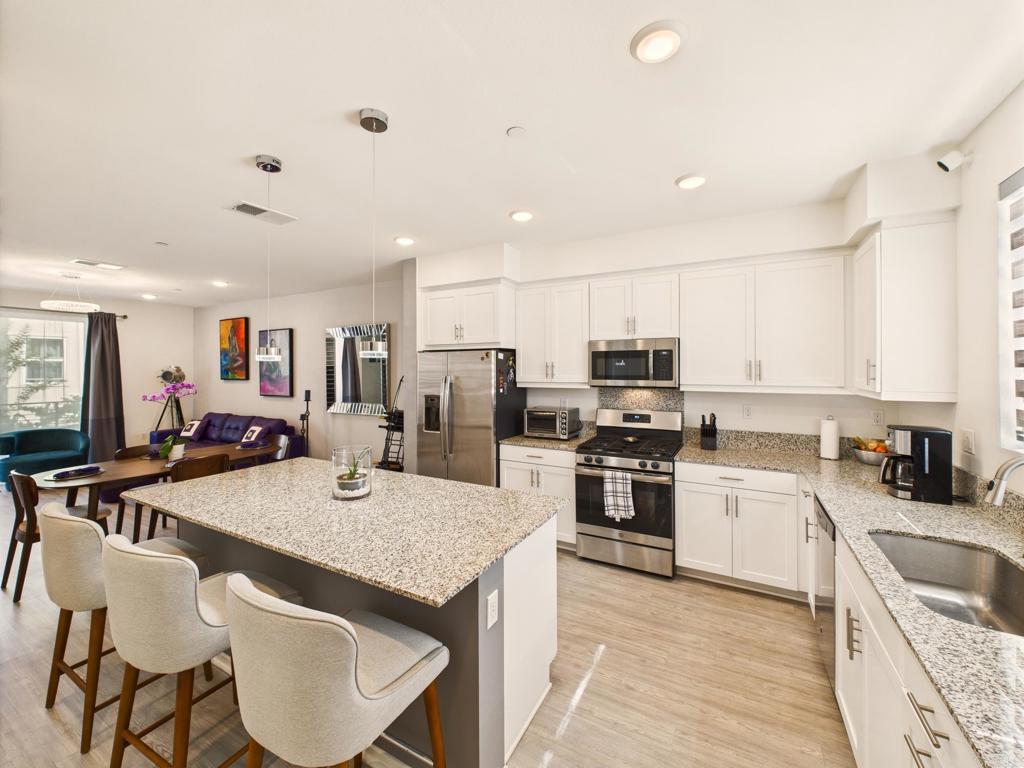 Photo of Listing #PTP2508982