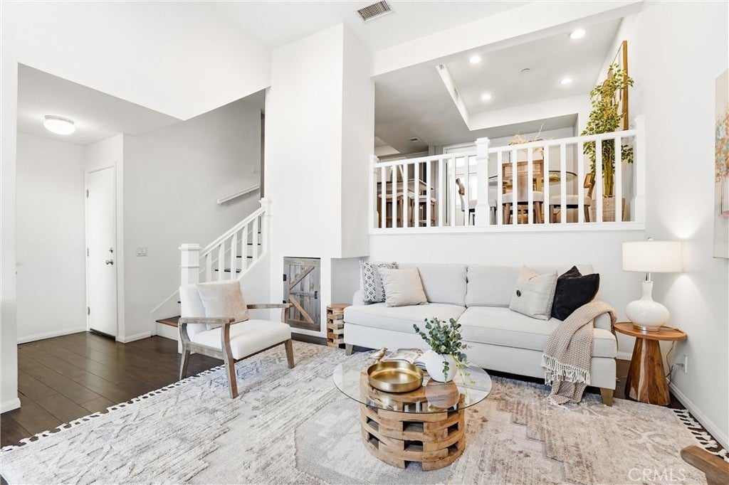 380 W Wilson # B103, Costa Mesa