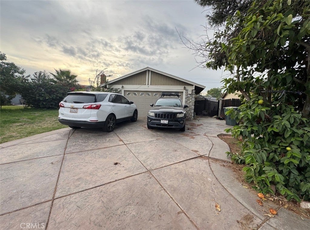 Photo of Listing #DW25270943