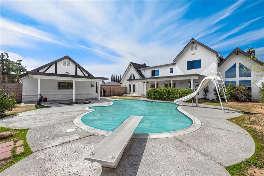 Photo of Listing #IV25271695