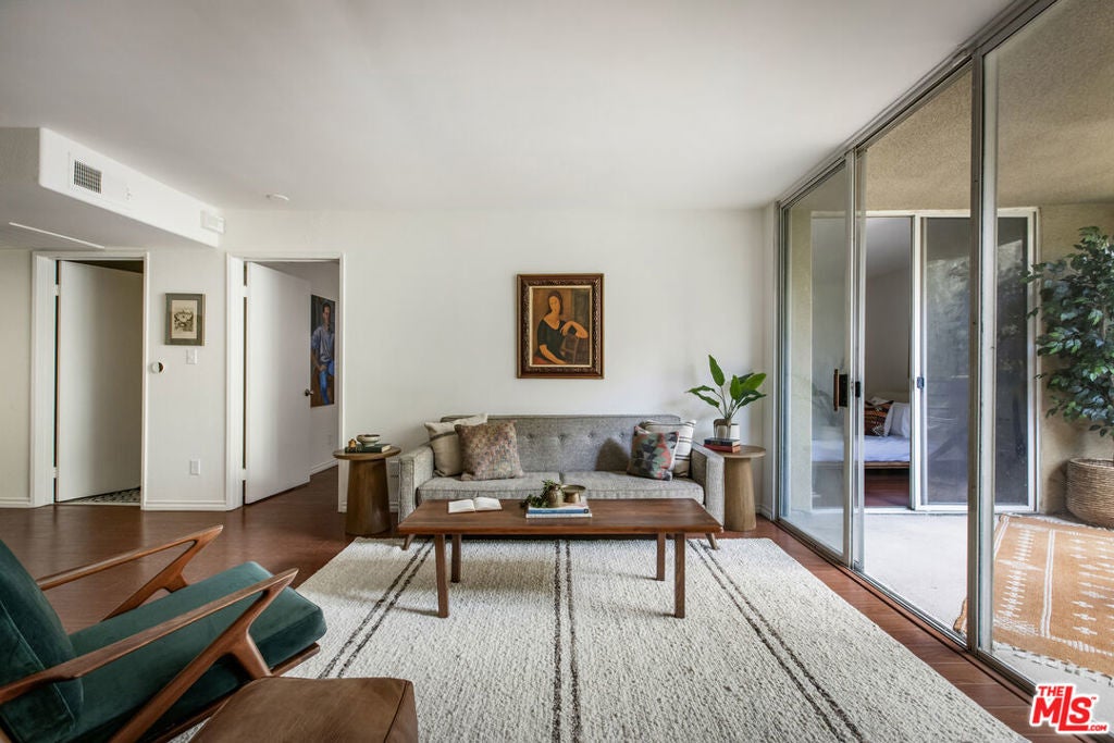 Photo of Listing #25625879