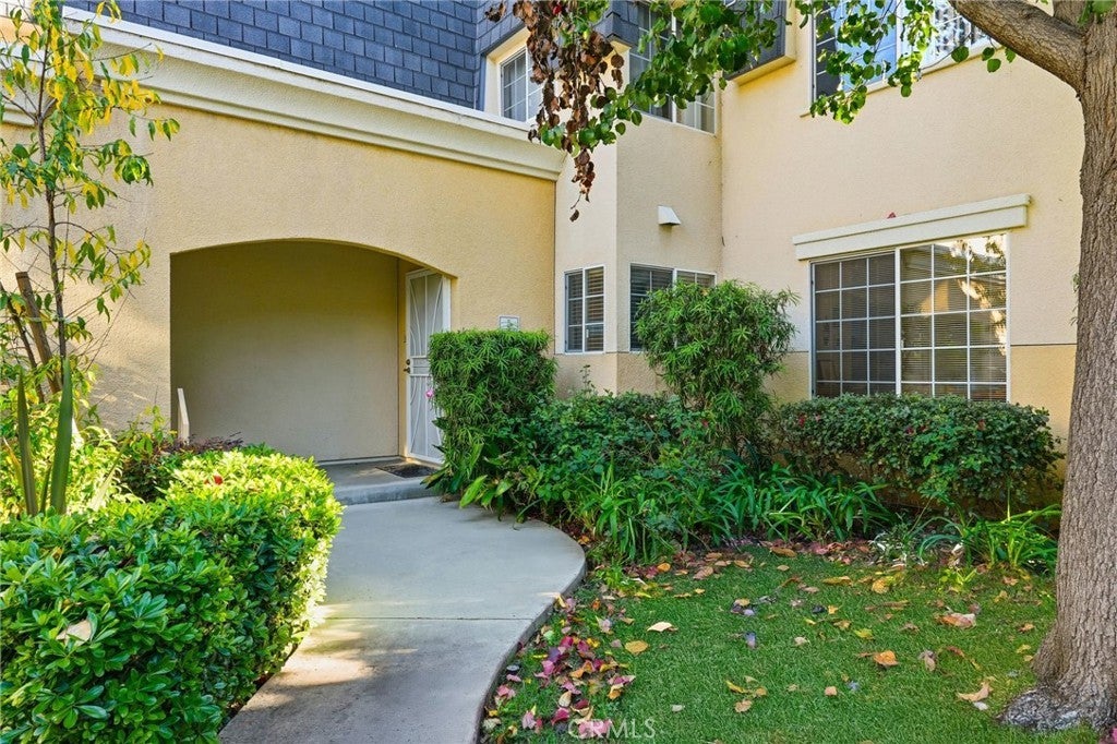 Photo of Listing #SR25270238