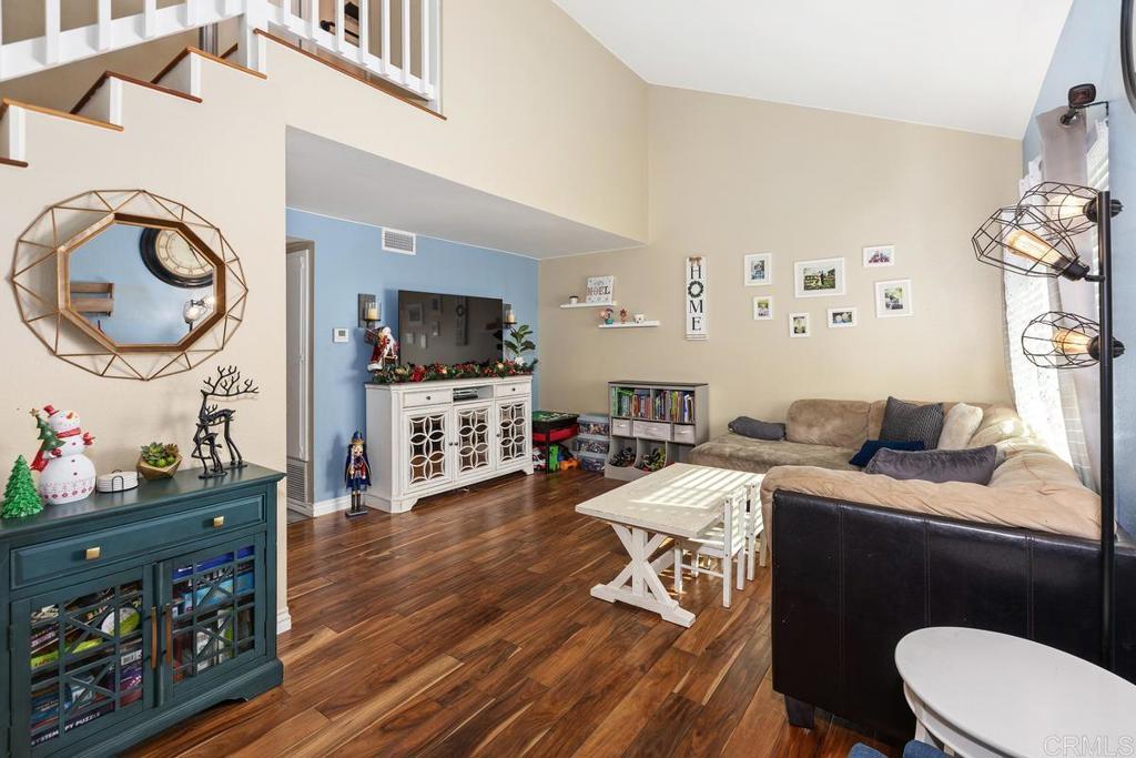 Photo of Listing #PTP2509015