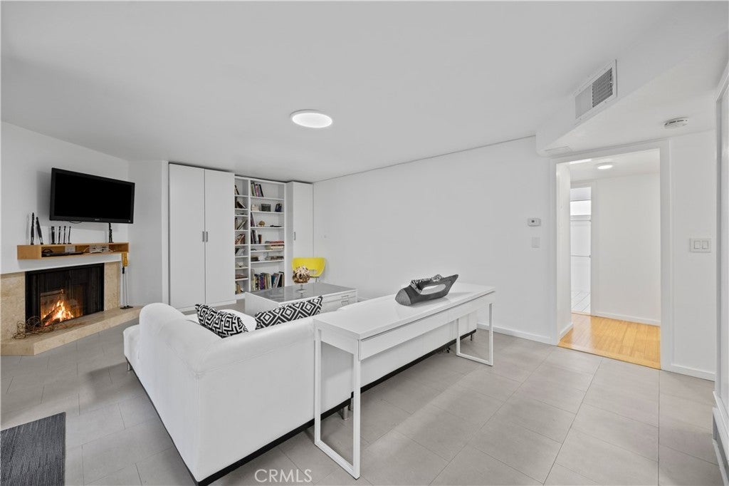 Photo of Listing #SR25263704