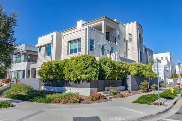 209 Paramount, Irvine