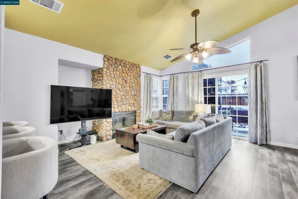 Photo of Listing #41118871