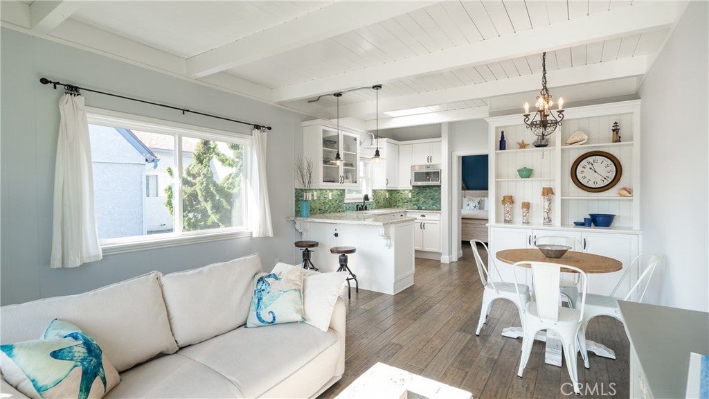 Photo of Listing #SR25271297