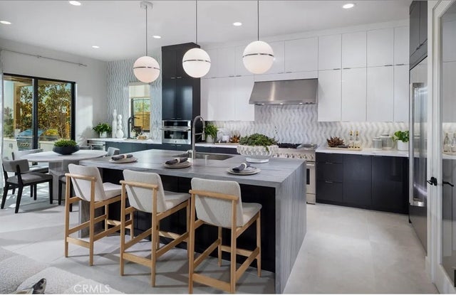 453 Treeline, Irvine