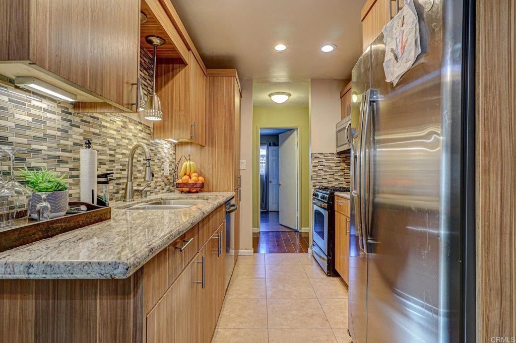 Photo of Listing #PTP2509029