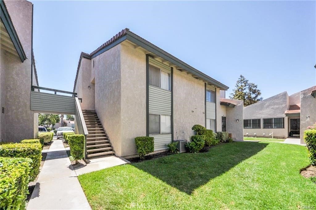 Photo of Listing #IV25272744