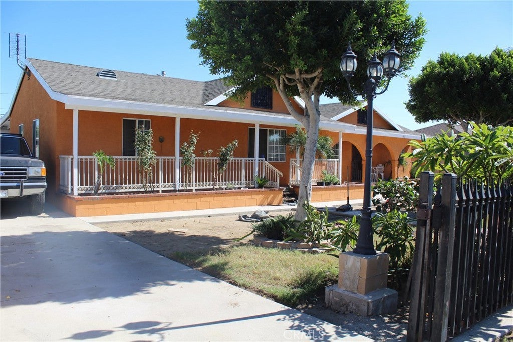 Photo of Listing #IV25272890