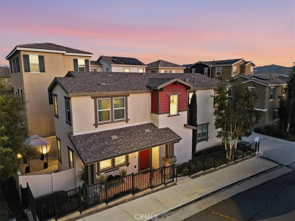 Photo of Listing #IV25272490