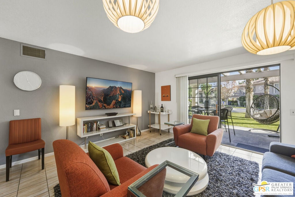 500 S Farrell Drive # M79, Palm Springs