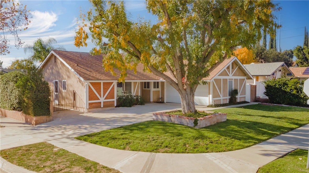 Photo of Listing #SR25273116