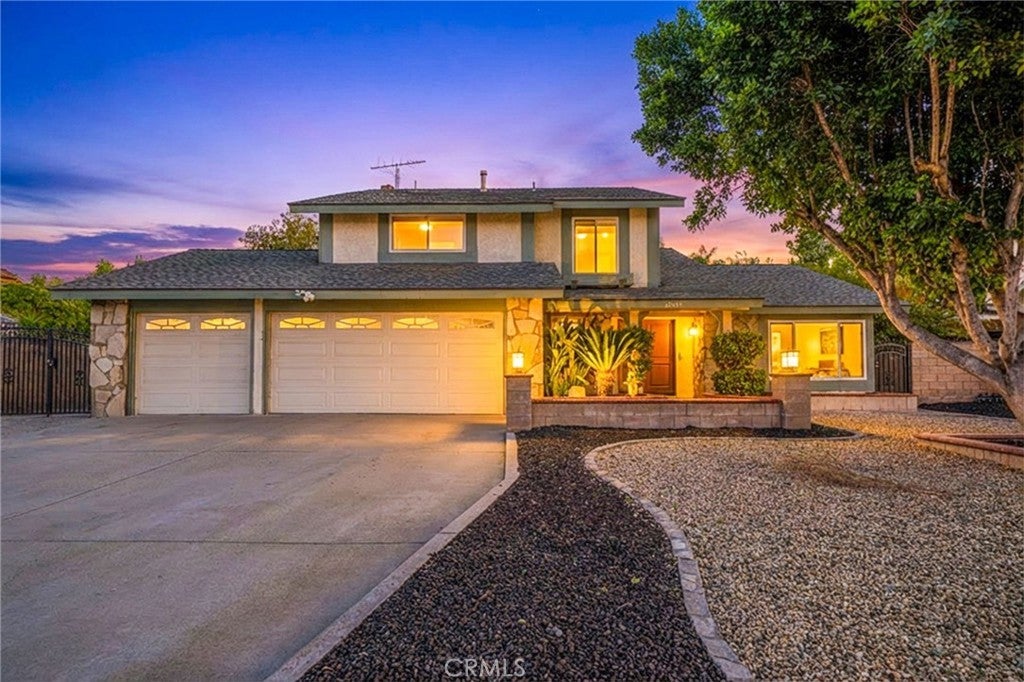 Photo of Listing #IV25271543