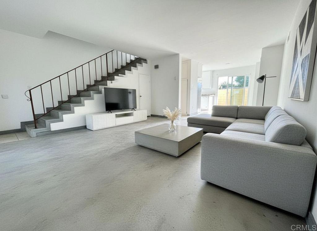 Photo of Listing #PTP2509040