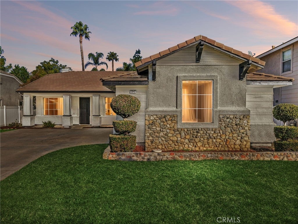 Photo of Listing #IV25273228