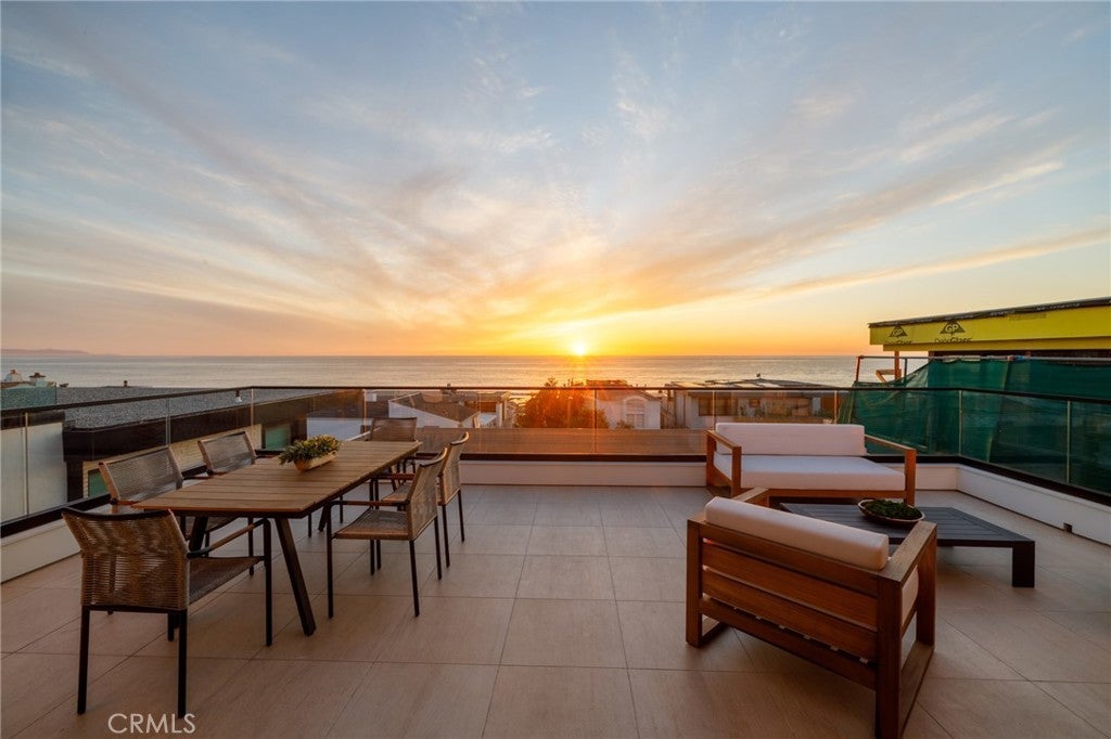 213 Bayview Drive, Manhattan Beach