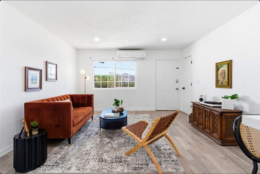 Photo of Listing #TR25273387