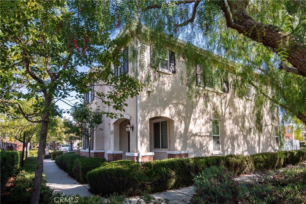 Photo of Listing #IV25263602