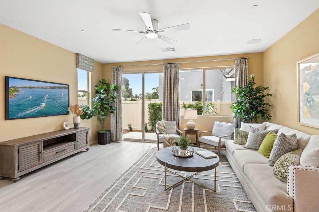 Photo of Listing #IV25256773