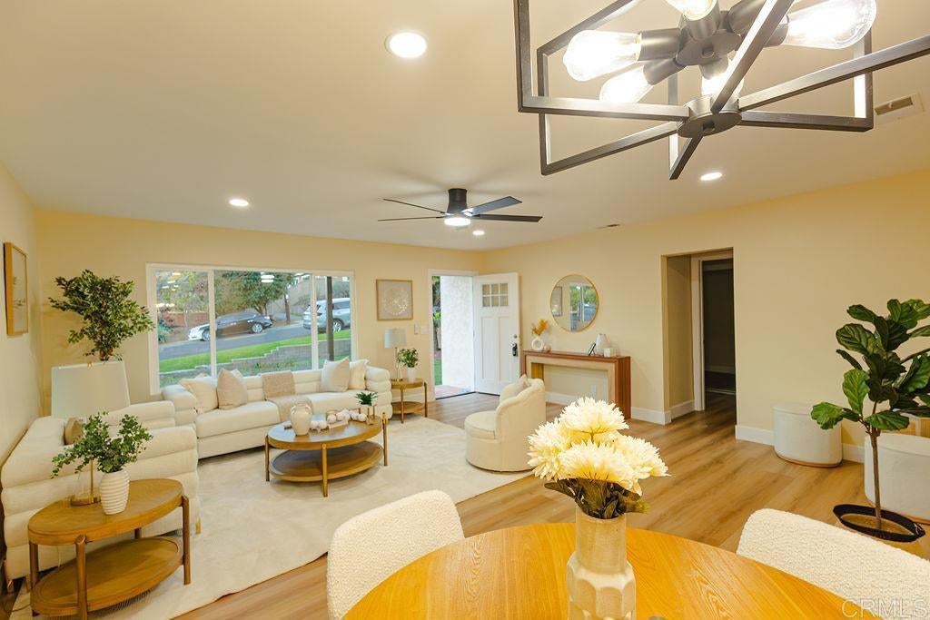 Photo of Listing #PTP2509058