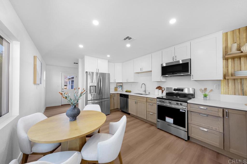 Photo of Listing #PTP2509063