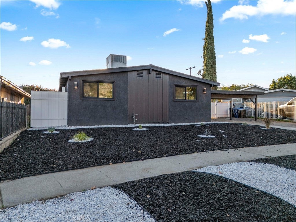 Photo of Listing #SR25273979