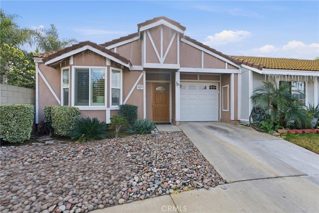 Photo of Listing #IV25274004