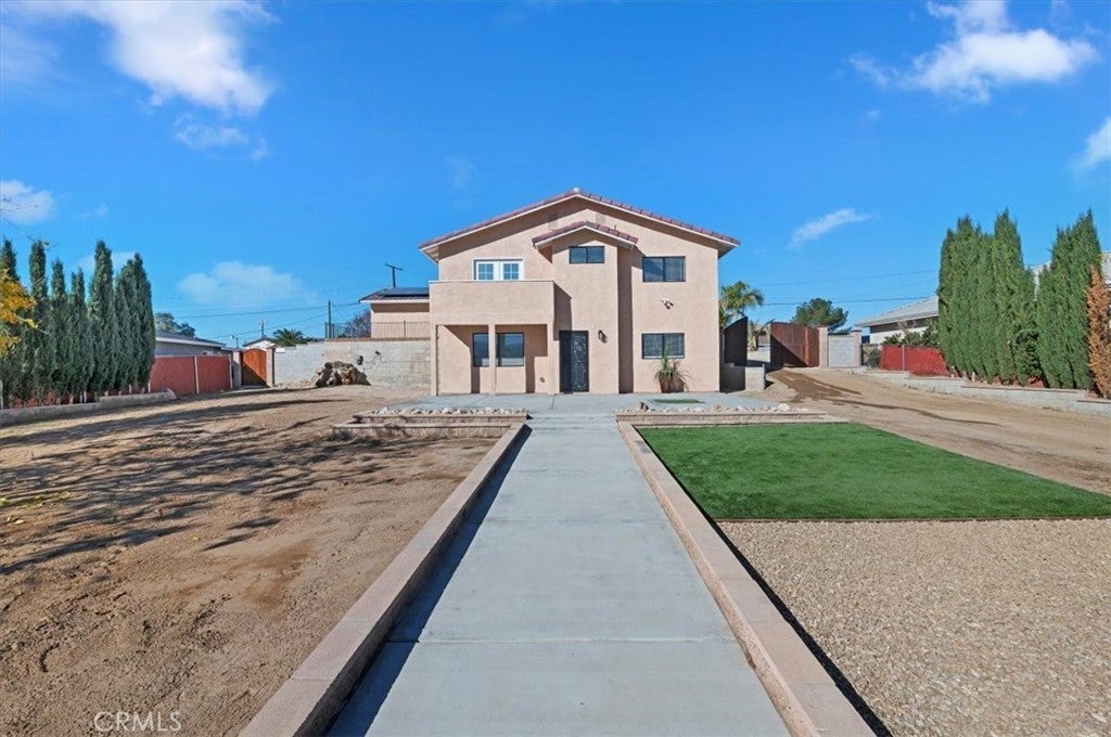 Photo of Listing #IV25274365