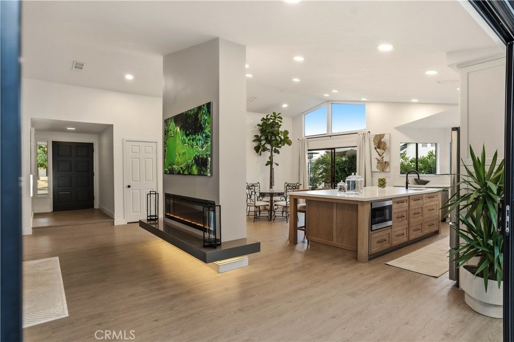 Photo of Listing #SW25274340