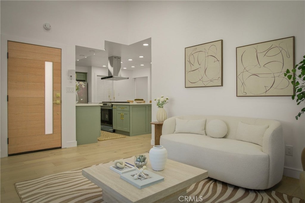 Photo of Listing #DW25274429