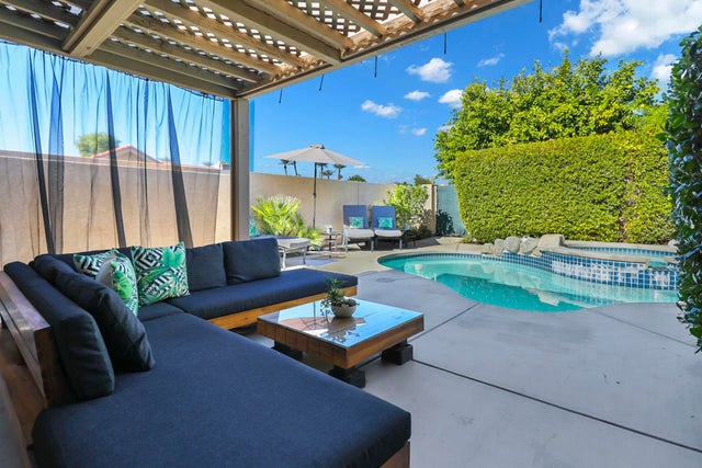 21 Ensenada Lane, Palm Desert