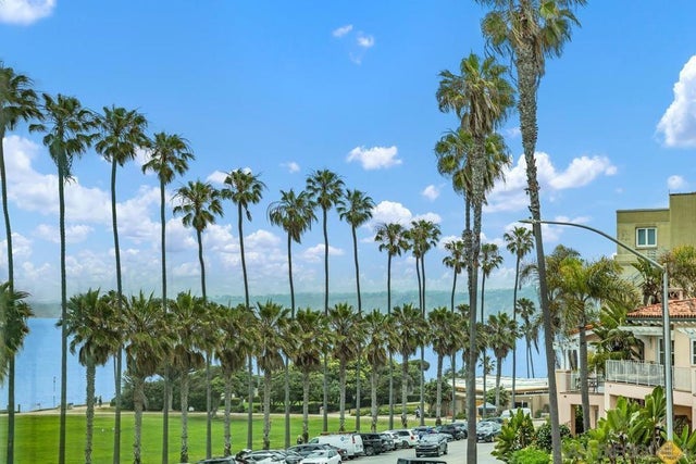 8040 Girard Ave # 2, La Jolla.