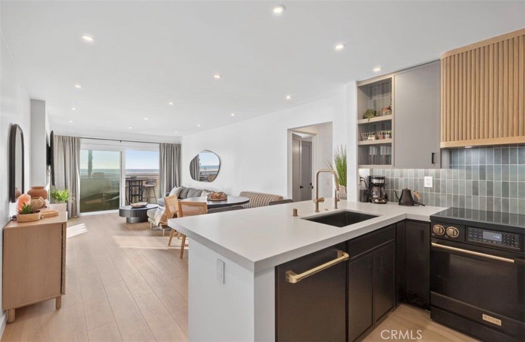 Photo of Listing #SR25274773