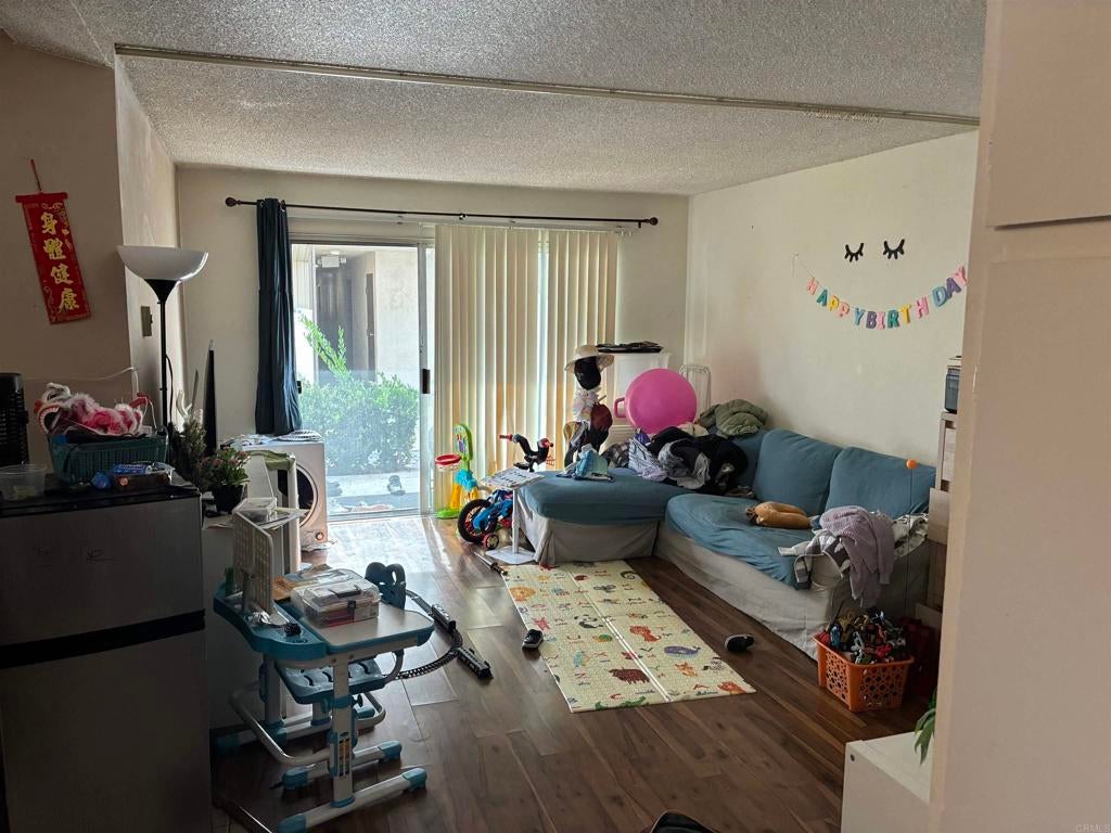 Photo of Listing #PTP2509113