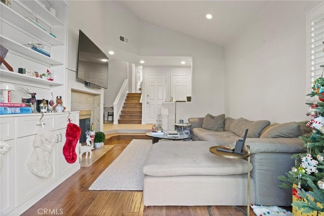 19 Laguna Court, Manhattan Beach.