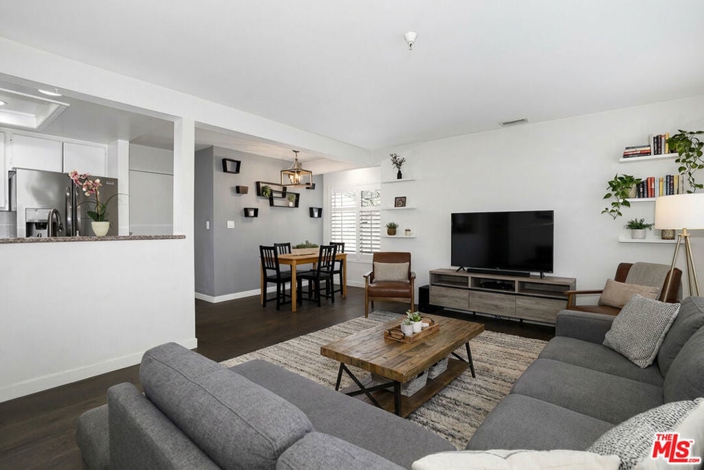 Photo of Listing #25625335