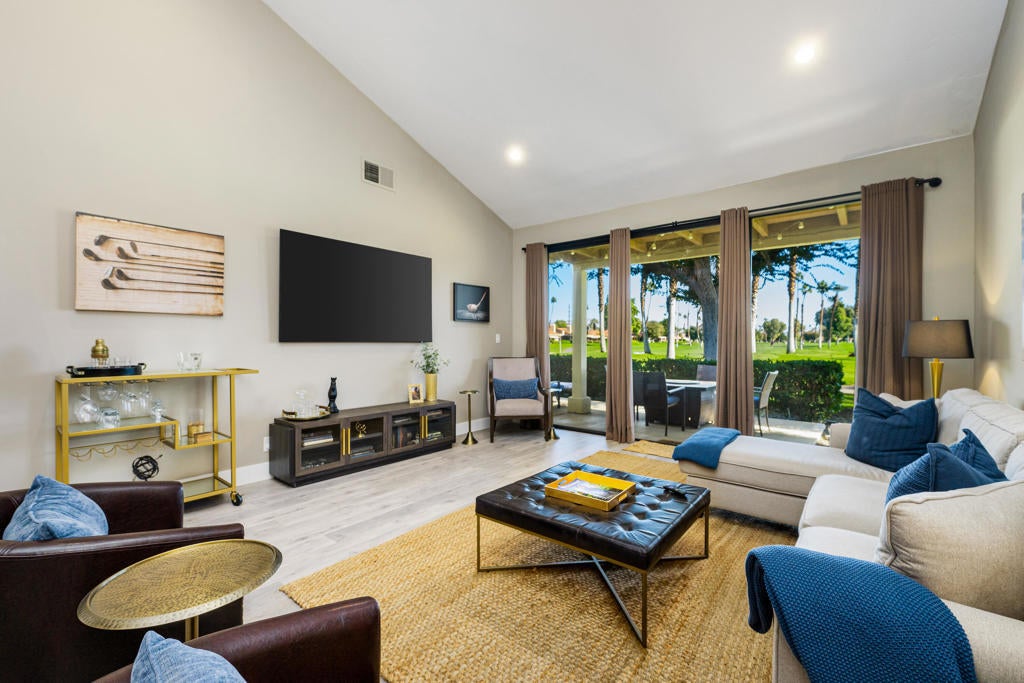 146 Las Lomas, Palm Desert