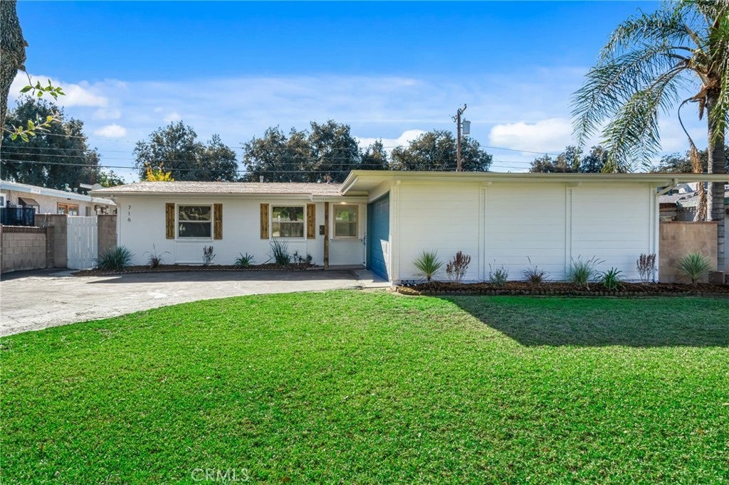 Photo of Listing #MB25274496