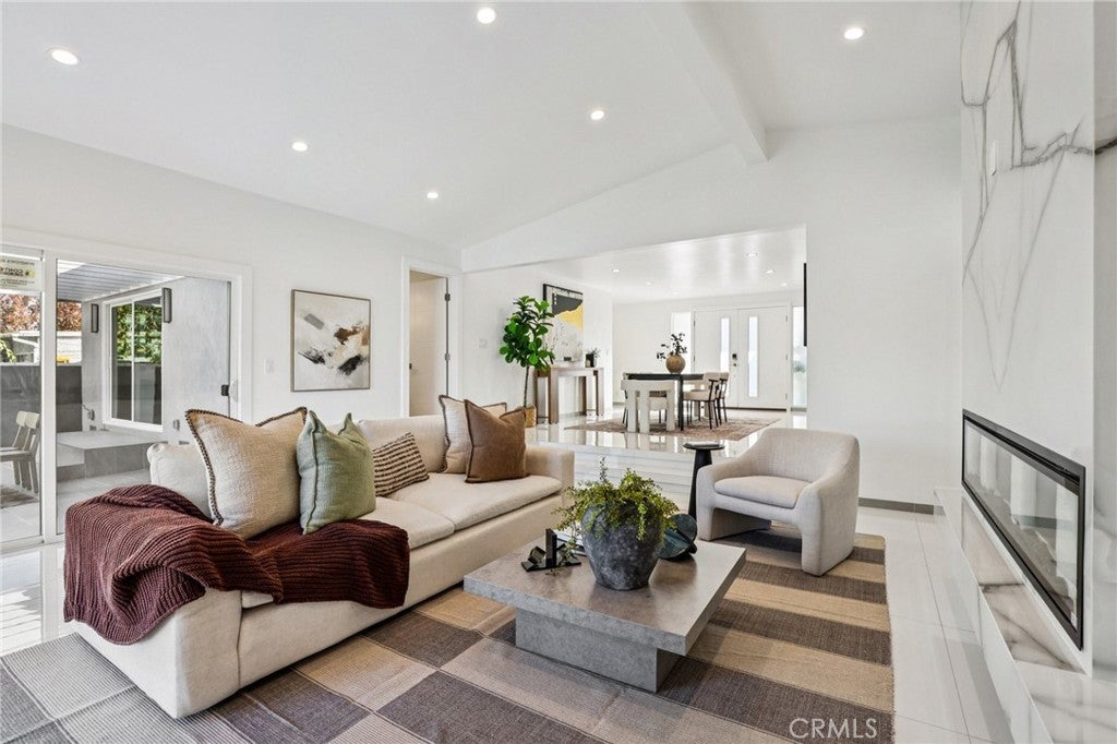 Photo of Listing #SB25275198